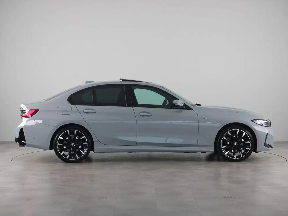 BMW 3-serie 320i Sedan M-Sport uit 2025, foto 10