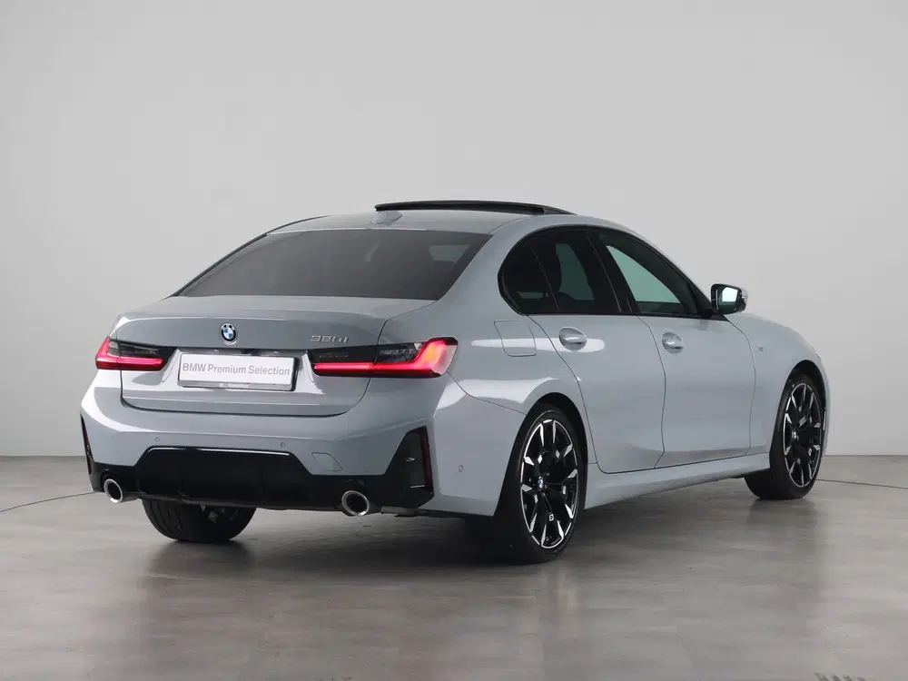 BMW 3-serie 320i Sedan M-Sport uit 2025, foto 11