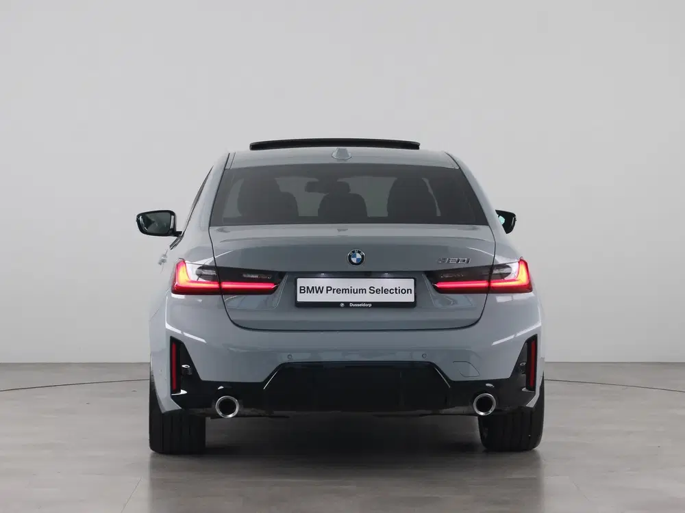 BMW 3-serie 320i Sedan M-Sport uit 2025, foto 12