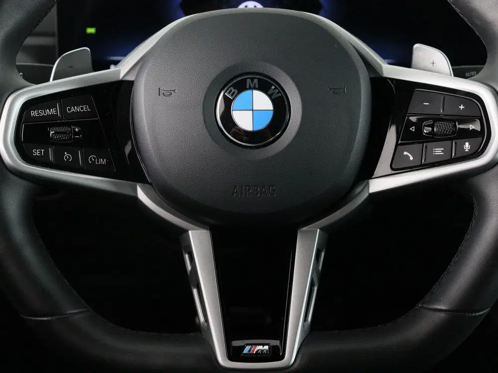 BMW 3-serie 320i Sedan M-Sport uit 2025, foto 3
