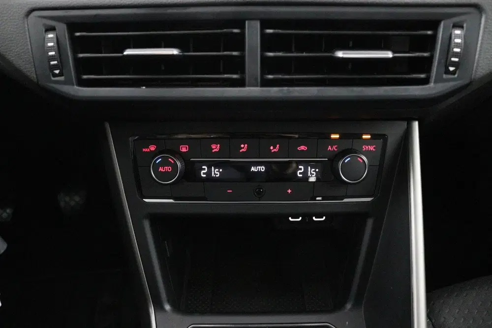 Volkswagen Polo 1.0 TSI Comfortline Business uit 2021, foto 8