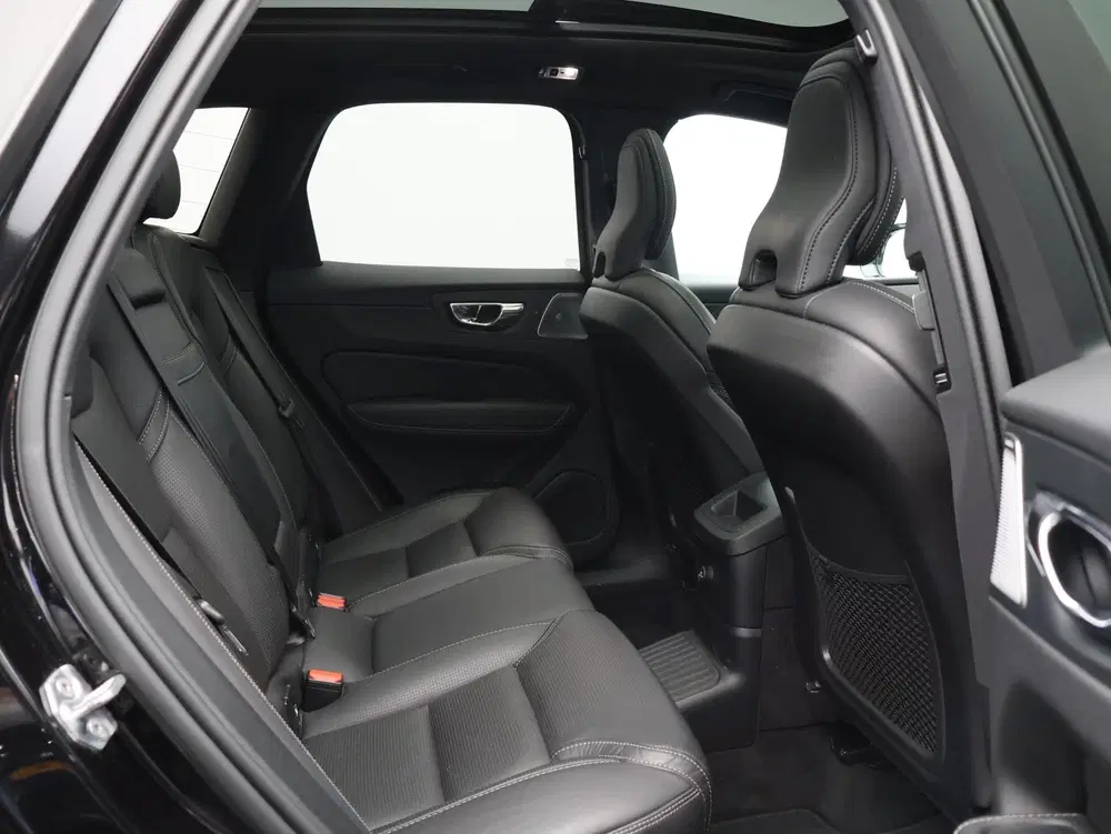 Volvo XC60 T8 390PK Plug in Hybrid AWD R-Design uit 2019, foto 9