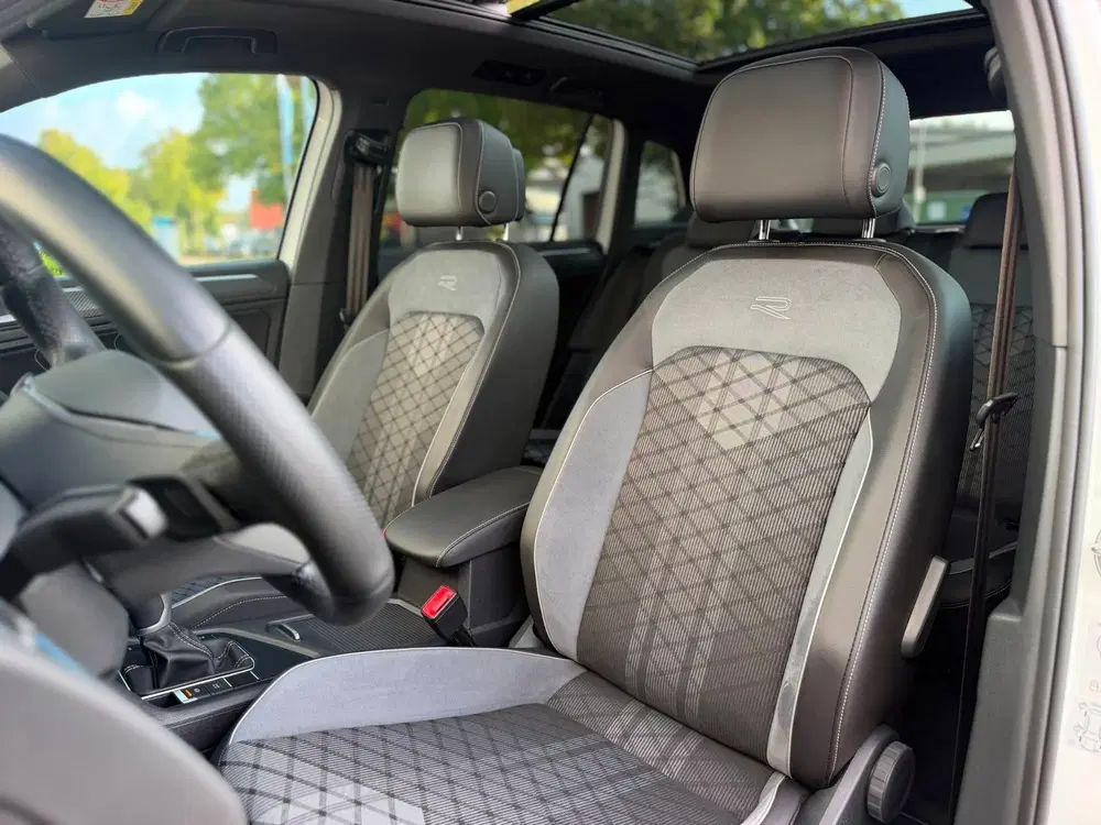 Volkswagen Tiguan eHybrid R-Line Business+ uit 2022, foto 12