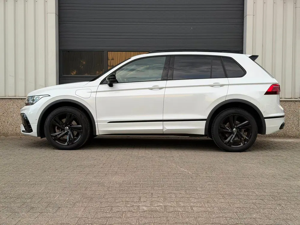 Volkswagen Tiguan eHybrid R-Line Business+ uit 2022, foto 2