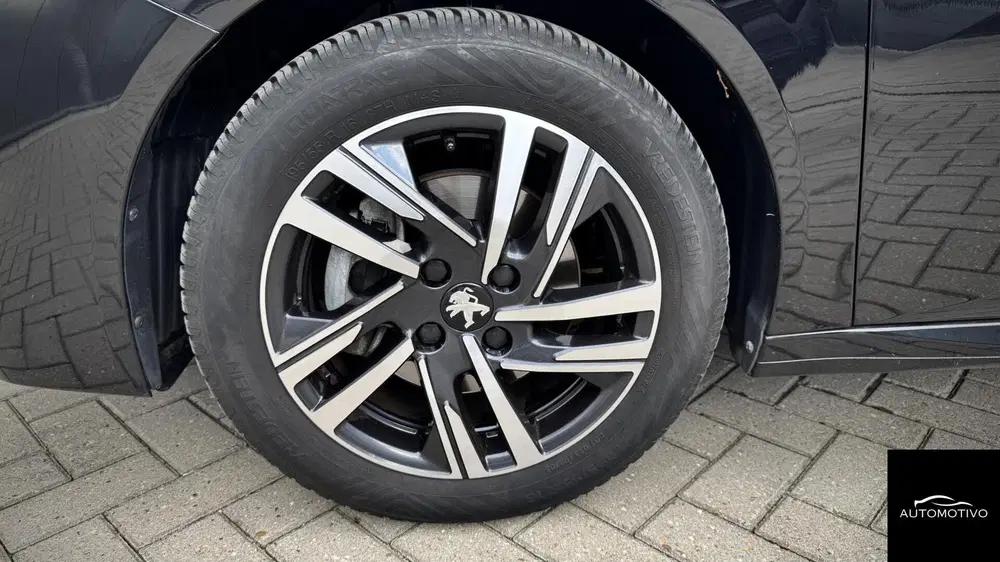 Peugeot 208 1.2 PureTech uit 2023, foto 10