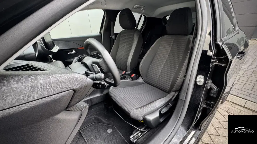 Peugeot 208 1.2 PureTech uit 2023, foto 11
