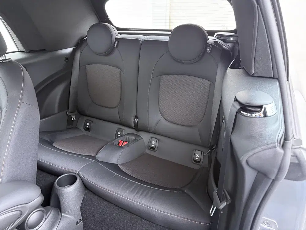 Mini Cabrio Cooper Stoelverwarming uit 2023, foto 14