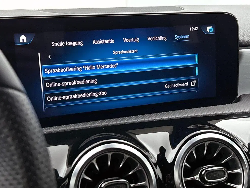 Mercedes-Benz A-Klasse 180 Business Solution AMG uit 2022, foto 14