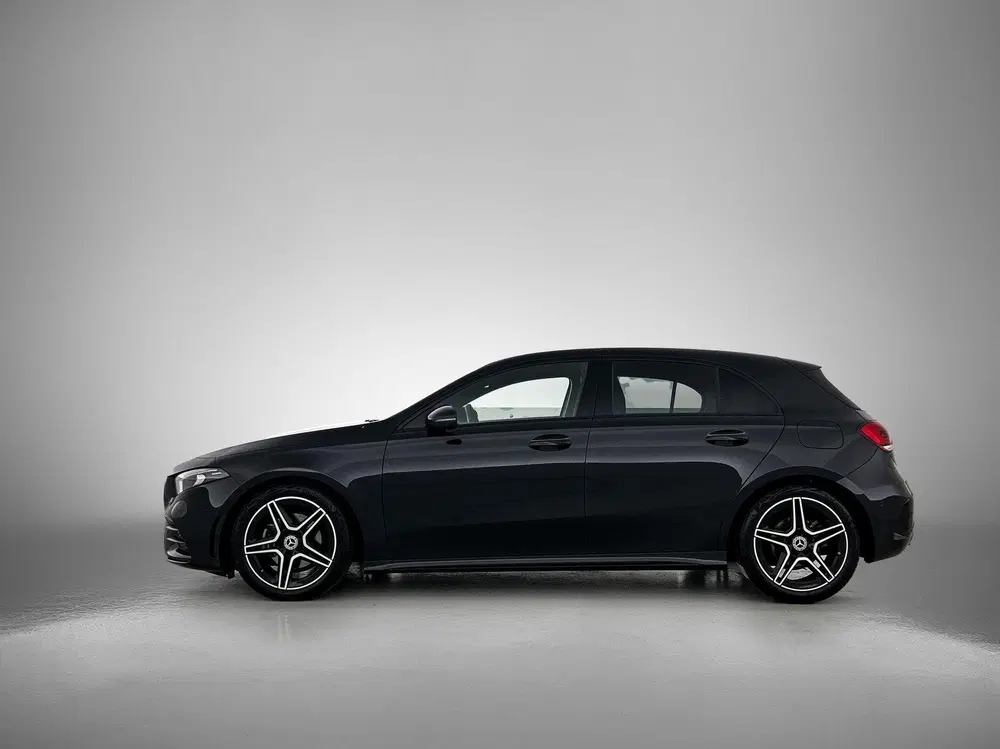 Mercedes-Benz A-Klasse 180 Business Solution AMG uit 2022, foto 2