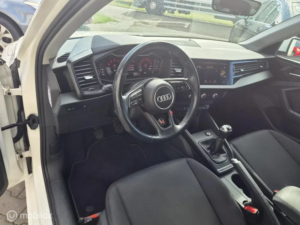 Audi A1 25 TFSI virtual cockpit uit 2019, foto 5