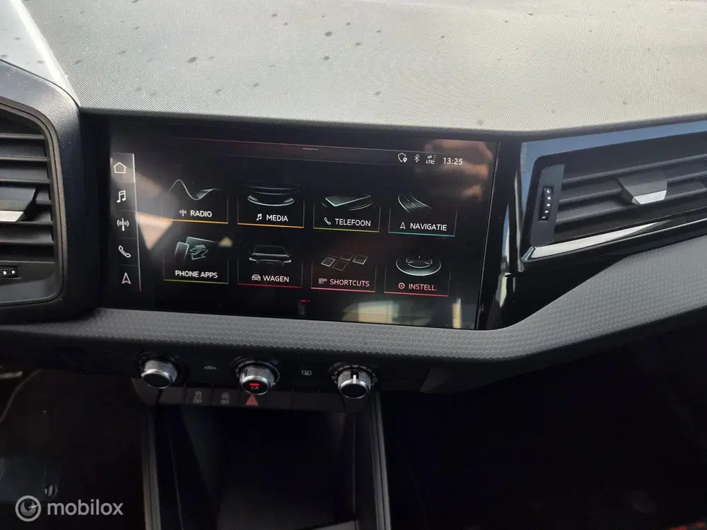 Audi A1 25 TFSI virtual cockpit uit 2019, foto 7