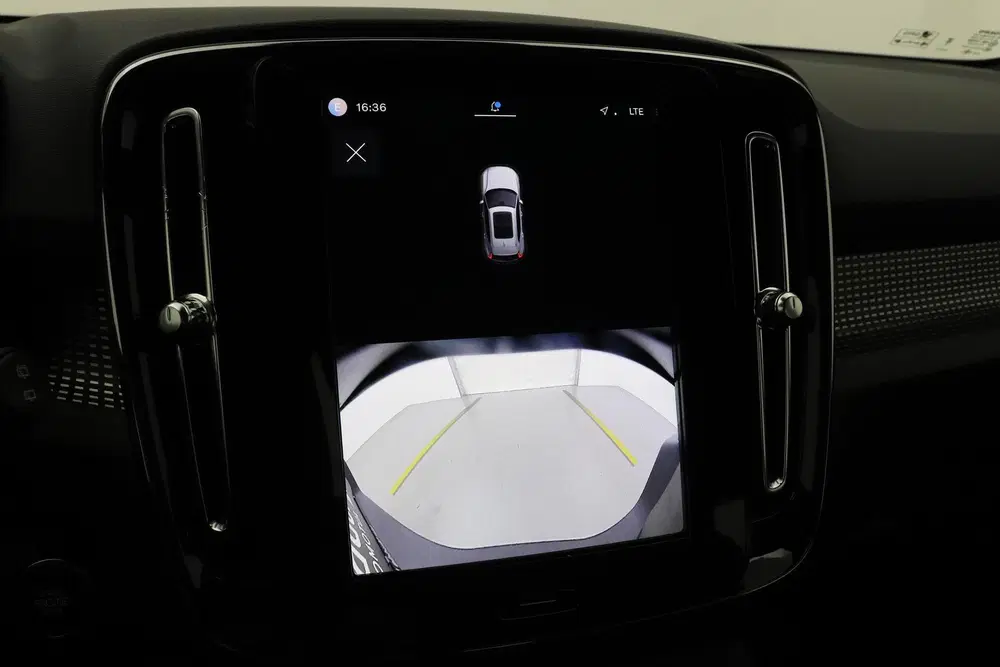 Volvo XC40 B3 Plus Dark uit 2024, foto 12