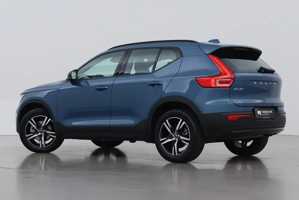 Volvo XC40 B3 Plus Dark uit 2024, foto 2