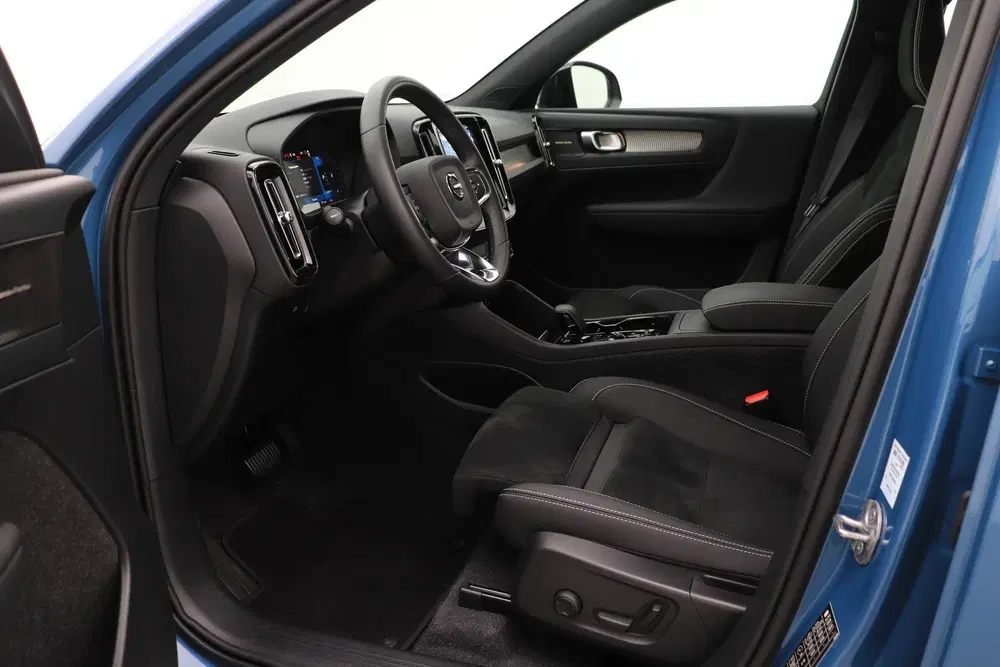 Volvo XC40 B3 Plus Dark uit 2024, foto 3