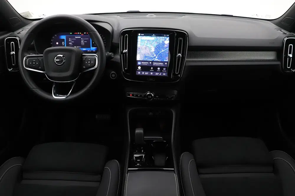 Volvo XC40 B3 Plus Dark uit 2024, foto 4