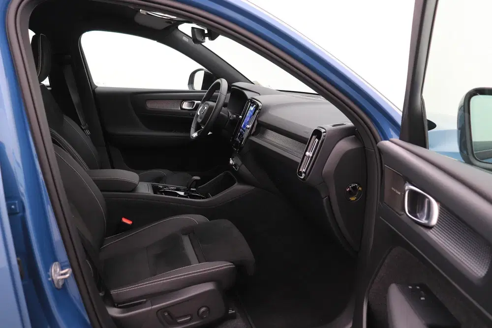 Volvo XC40 B3 Plus Dark uit 2024, foto 5
