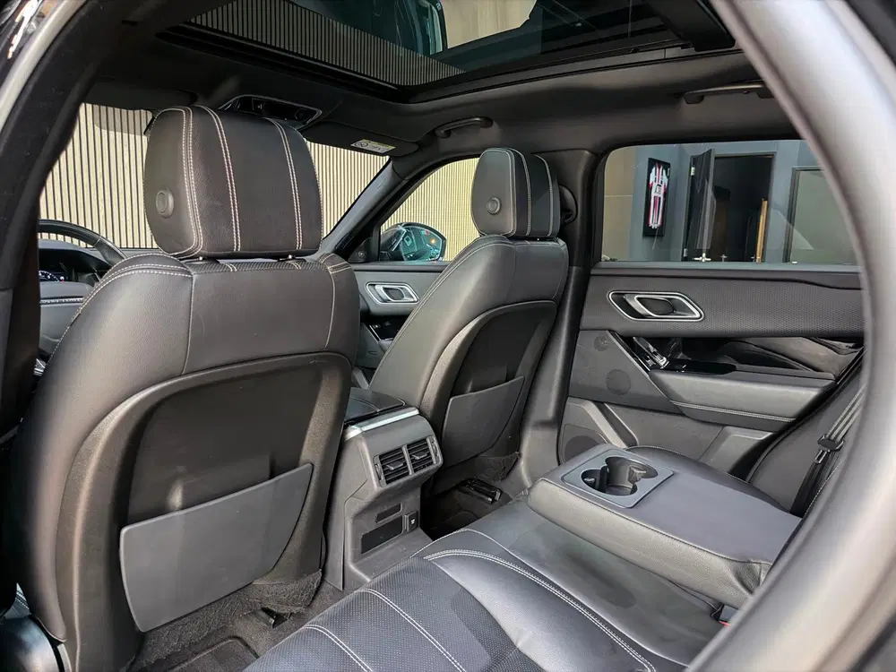 Land Rover Range Rover Velar 2.0 P250 Turbo AWD R-Dynamic SE uit 2019, foto 10