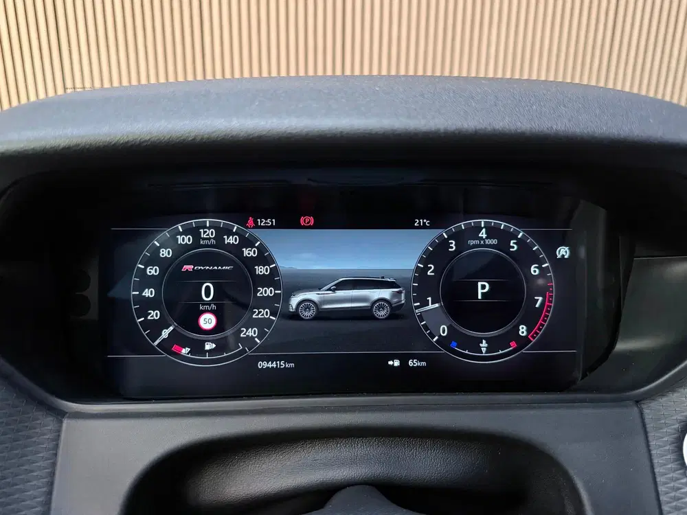 Land Rover Range Rover Velar 2.0 P250 Turbo AWD R-Dynamic SE uit 2019, foto 14