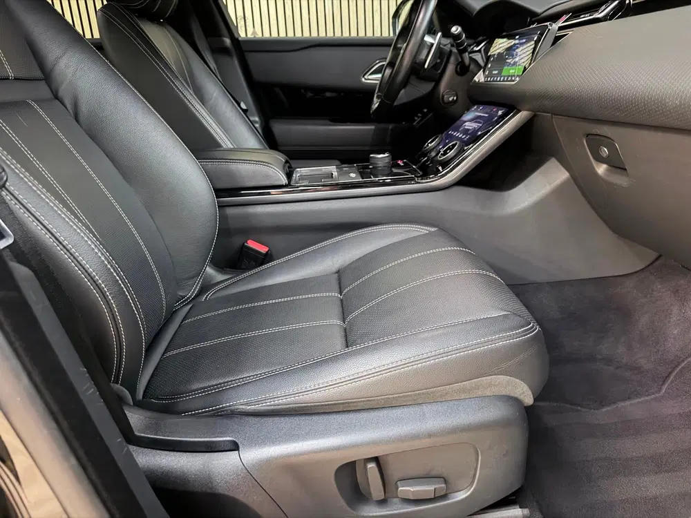 Land Rover Range Rover Velar 2.0 P250 Turbo AWD R-Dynamic SE uit 2019, foto 7