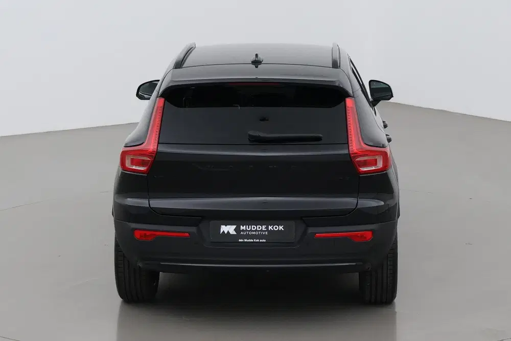 Volvo XC40 2.0 B3 Plus Black Edition uit 2025, foto 9