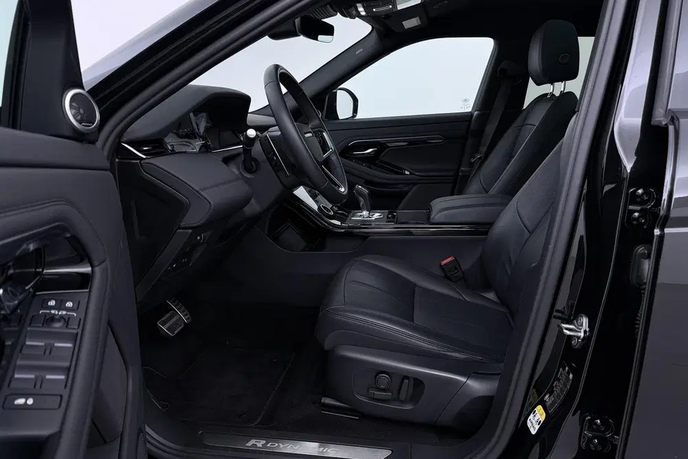 Land Rover Range Rover Evoque P300e R-Dynamic SE uit 2023, foto 3