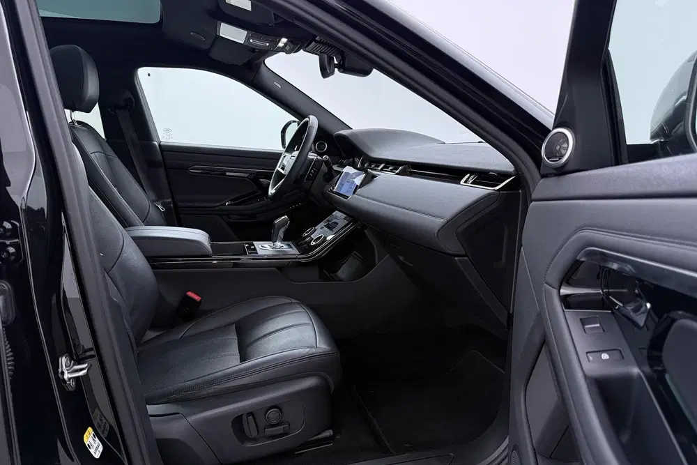 Land Rover Range Rover Evoque P300e R-Dynamic SE uit 2023, foto 5