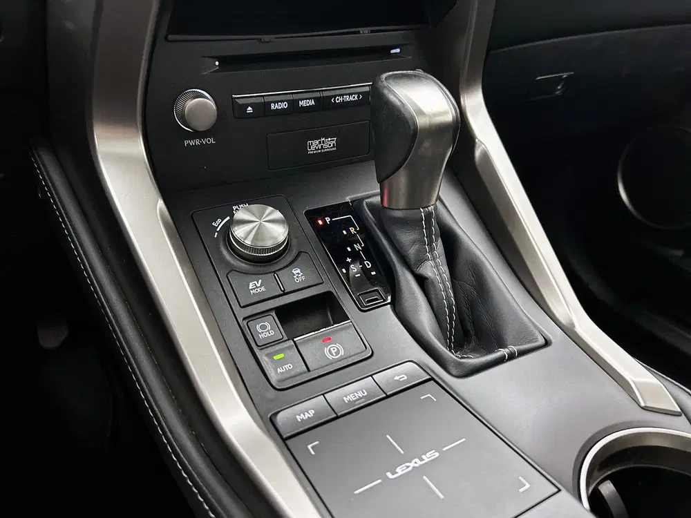 Lexus NX 300h AWD Executive Line uit 2021, foto 12