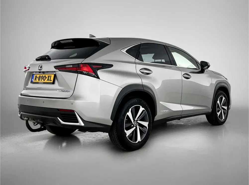 Lexus NX 300h AWD Executive Line uit 2021, foto 2