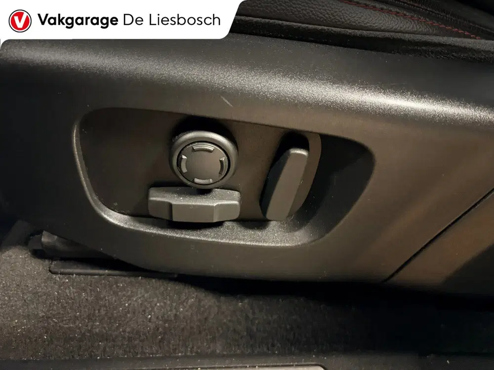 Land Rover Discovery Sport P300e 1.5 R-Dynamic HSE uit 2021, foto 14