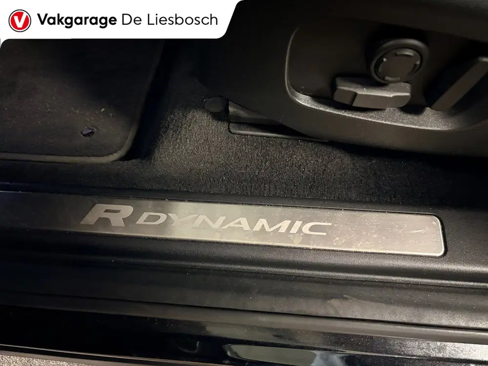 Land Rover Discovery Sport P300e 1.5 R-Dynamic HSE uit 2021, foto 15