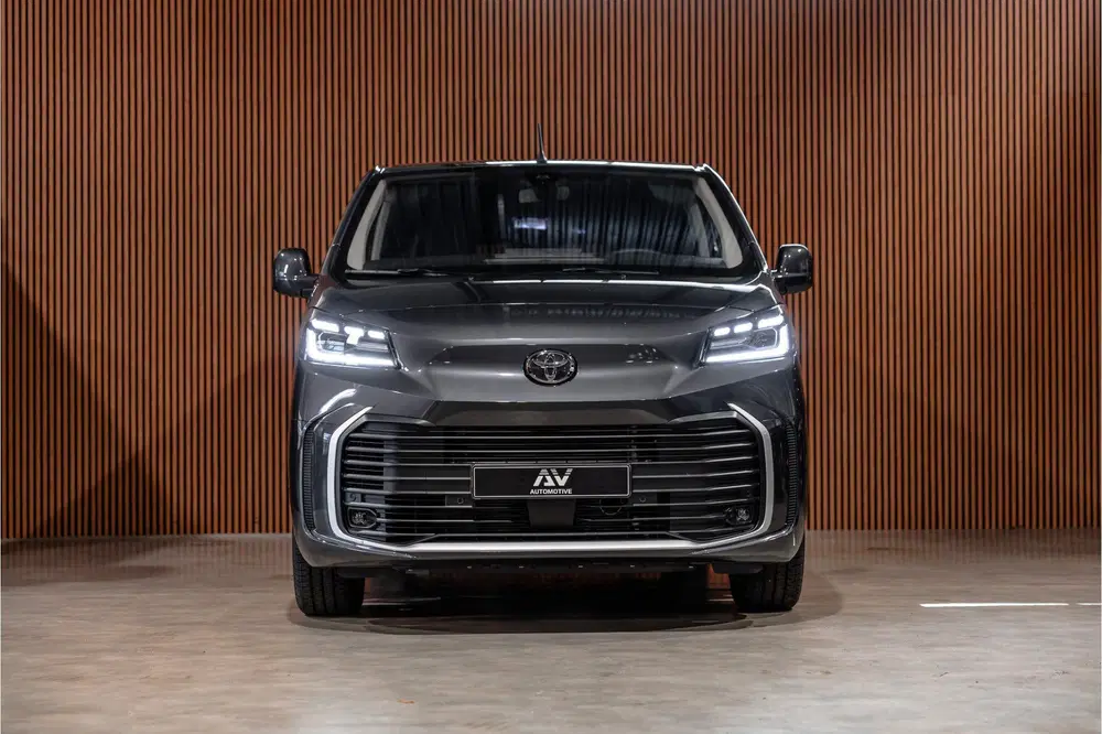 Toyota Proace 2.0 D-4D Professional DC L3H1 XL uit 2024, foto 2