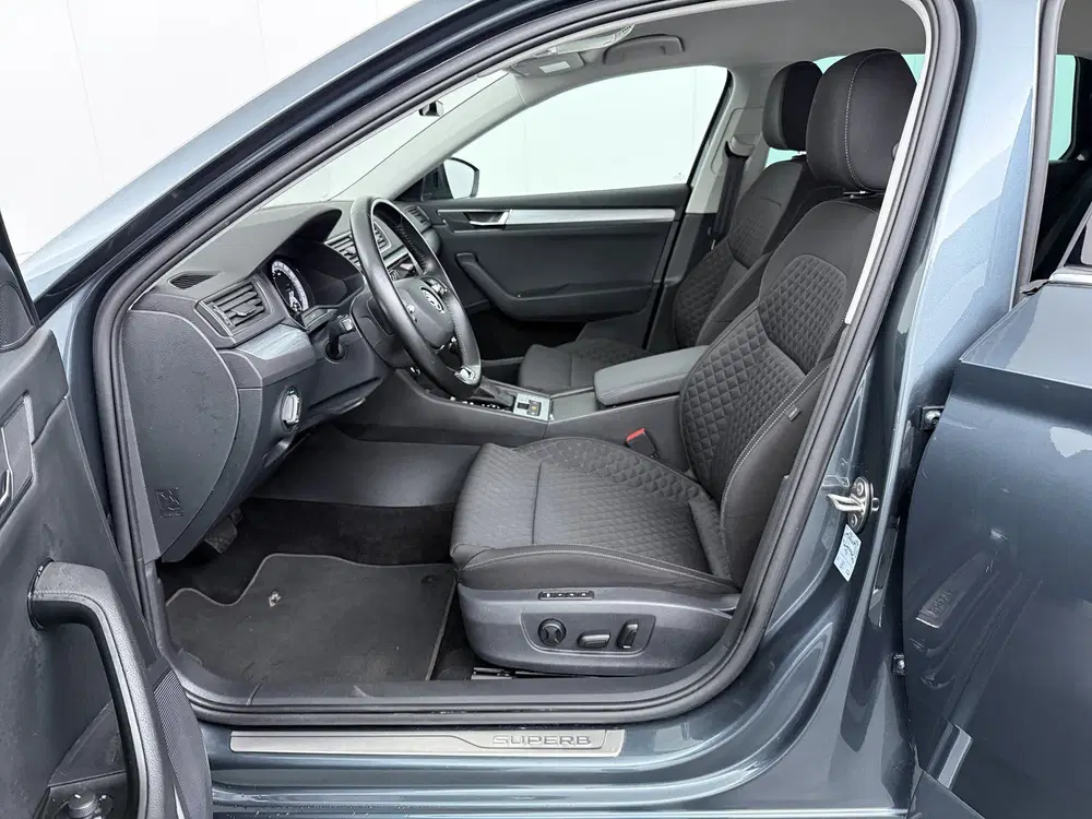 Skoda Superb 1.4 TSI iV 218pk Business Edition uit 2022, foto 11