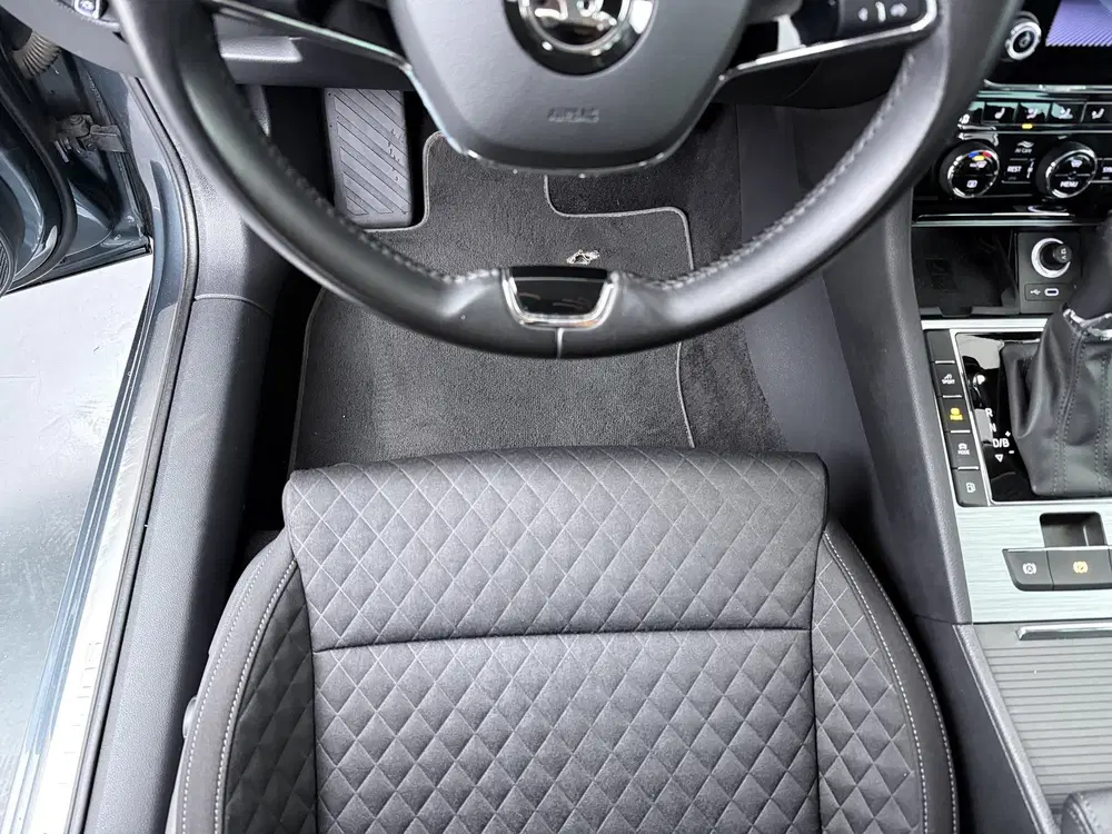 Skoda Superb 1.4 TSI iV 218pk Business Edition uit 2022, foto 13