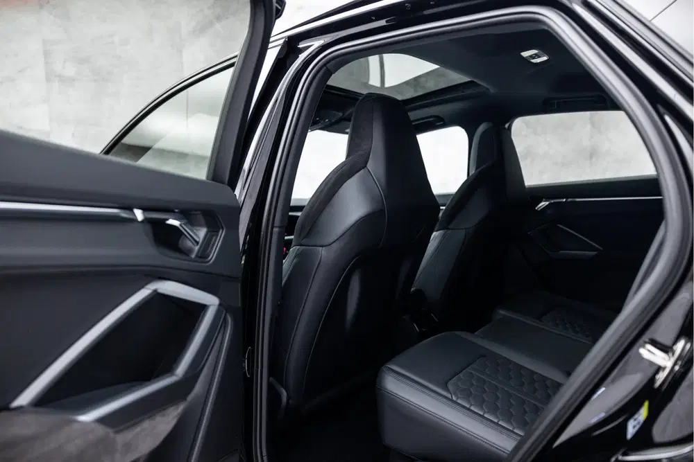 Audi RS Q3 2.5 TFSI uit 2020, foto 13
