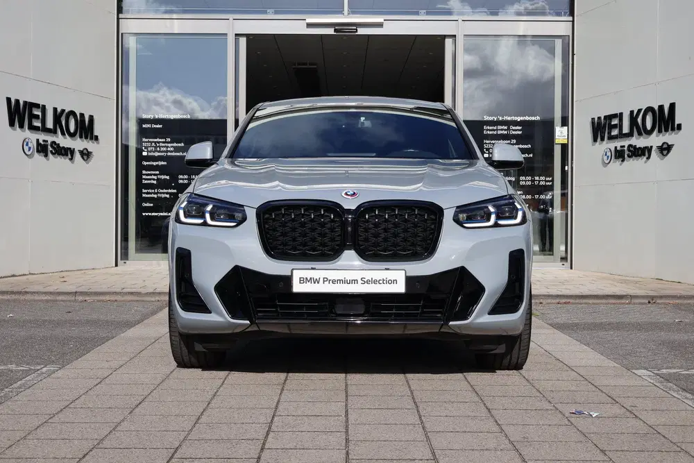 BMW X4 xDrive20i High Executive M Sport Automaat uit 2022, foto 2