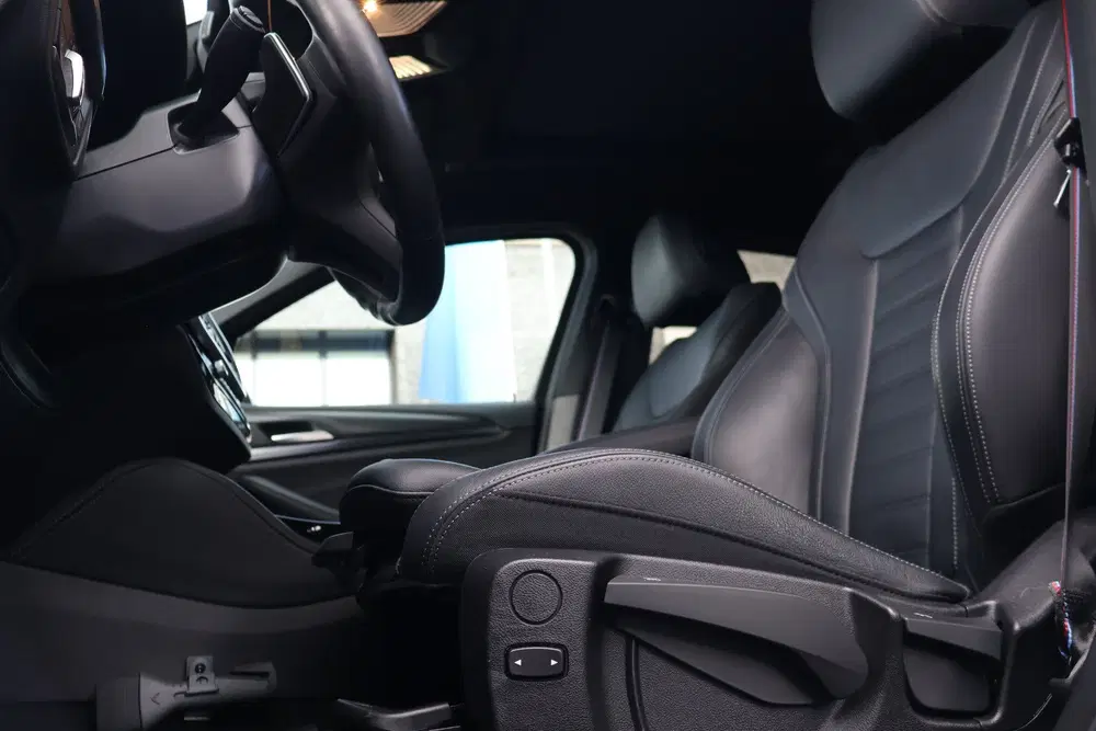 BMW X4 xDrive20i High Executive M Sport Automaat uit 2022, foto 4