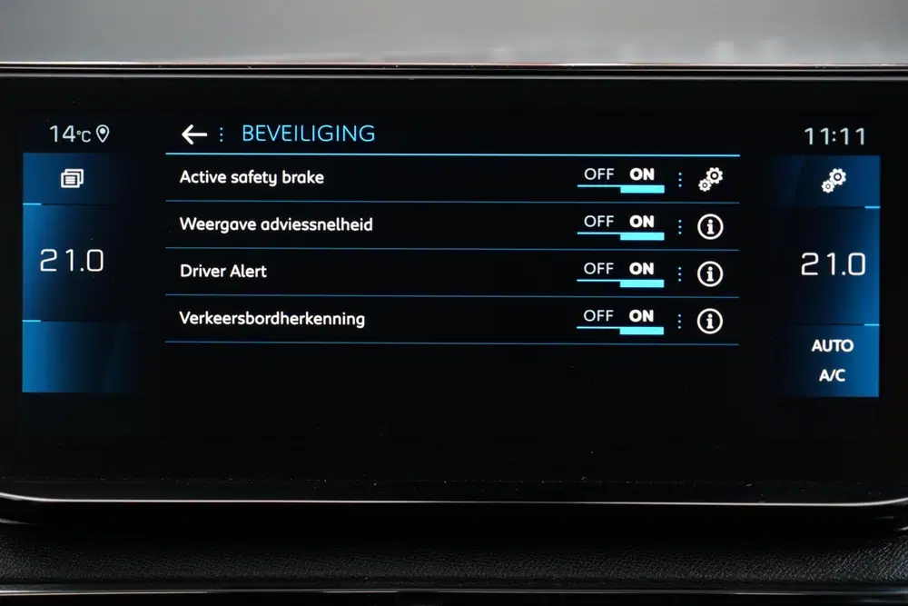 Peugeot 3008 1.2 PureTech Allure Pack uit 2021, foto 14