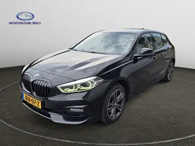 BMW 1-serie 118i High Executive uit 2022