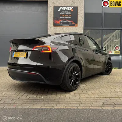 Tesla Model Y PREMIUM LFP + MMX PACK + IAP + 20" +SOH96. uit 2023
