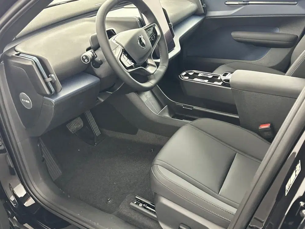 Volvo EX30 P5 Extended Range Ultra Black Edition uit 2026, foto 10