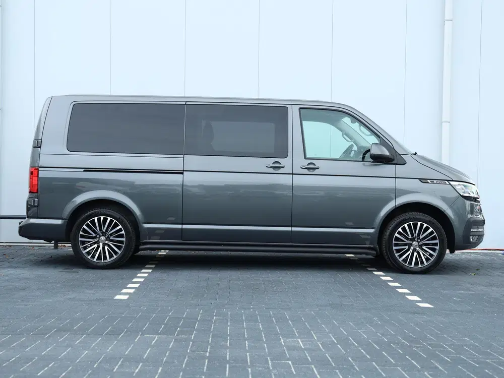 Volkswagen Transporter 2.0 TDI 200 pk L2 Bulli DC DSG uit 2021, foto 2