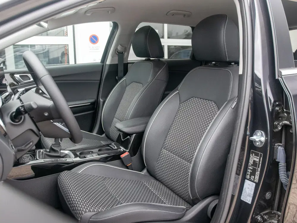Kia Ceed 1.0 T-GDi DynamicPlusLine uit 2025, foto 11