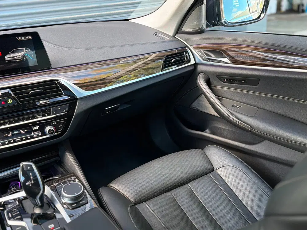 BMW 5-serie 530e iPerformance High Executive HuD uit 2019, foto 14