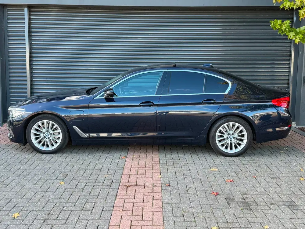 BMW 5-serie 530e iPerformance High Executive HuD uit 2019, foto 6