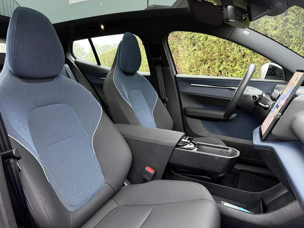 Volvo EX30 Single Motor Extended Range Ultra 69 kWh uit 2024, foto 13