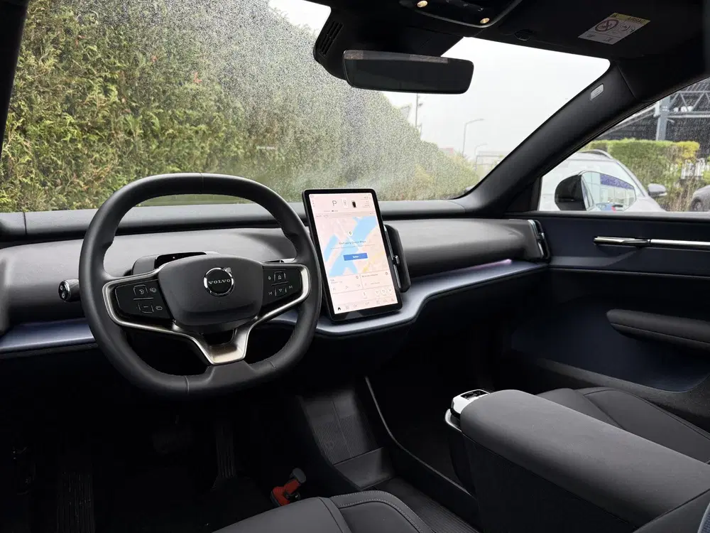 Volvo EX30 Single Motor Extended Range Ultra 69 kWh uit 2024, foto 2