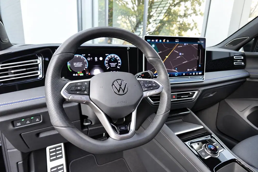 Volkswagen Tiguan 1.5 eHybrid R-Line PANO H&K MASSAGE KEYLES uit 2026, foto 3