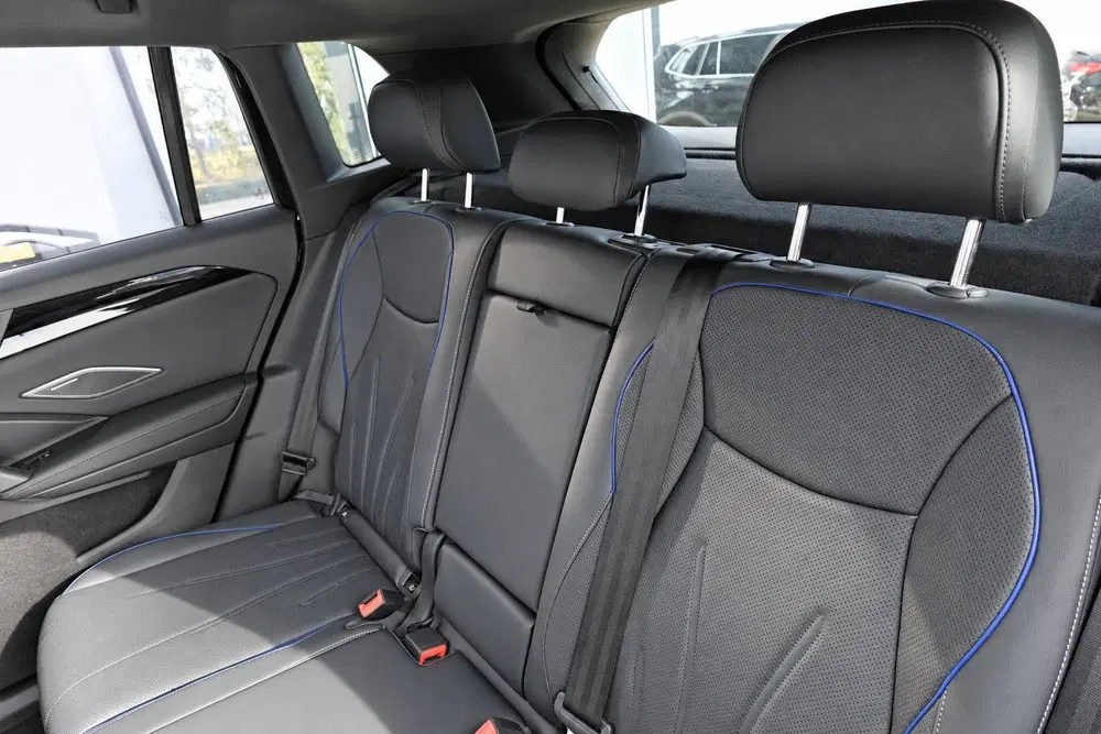 Volkswagen Tiguan 1.5 eHybrid R-Line PANO H&K MASSAGE KEYLES uit 2026, foto 9