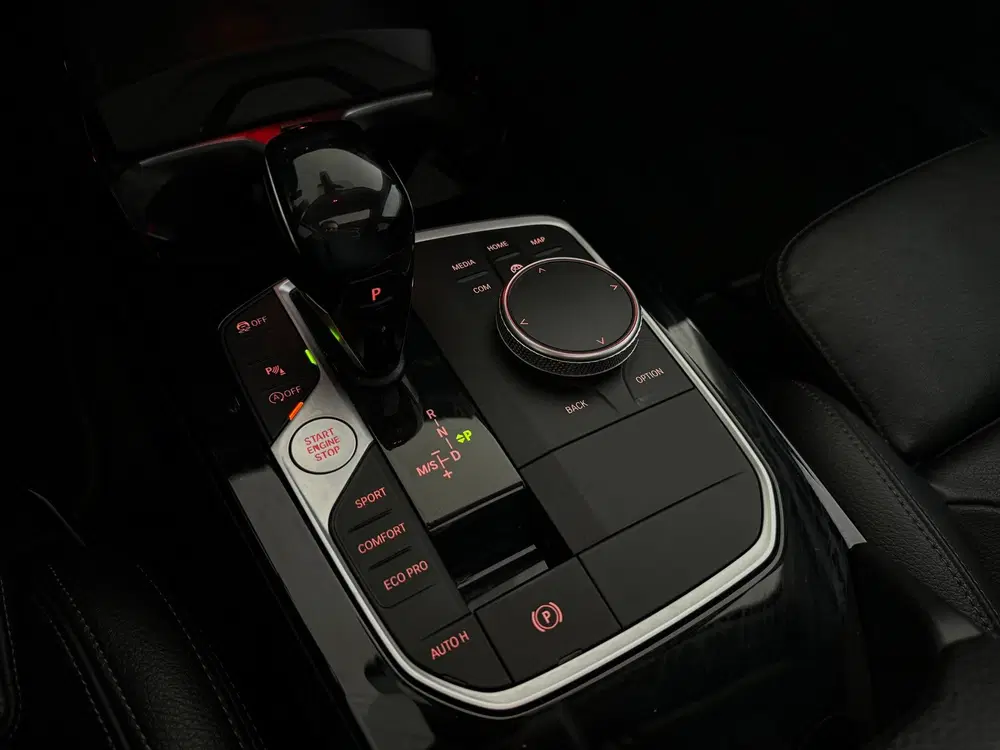 BMW 1-serie 120i High Executive Pano uit 2021, foto 14