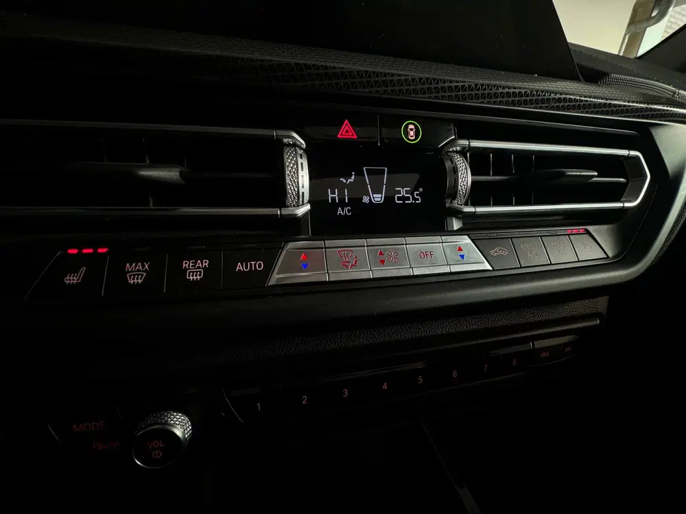 BMW 1-serie 120i High Executive Pano uit 2021, foto 15